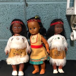 Native American-Inspired Doll Set with Traditional Outfits
